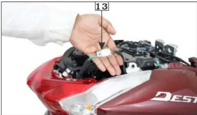 HERO Destini 125 Xtec (2022) - Body cover Removal - 10