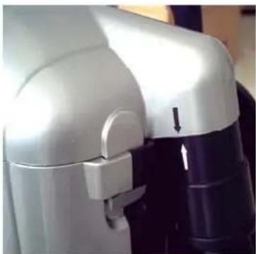 CleanStar Aerolite VBP1400 - Attaching and Removing the Hose from the Lid - 1