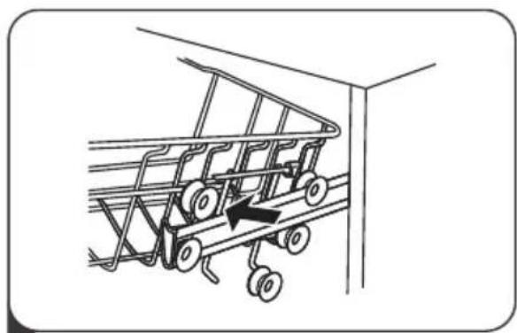 Cookology CSID601SS - Adjusting the upper basket - 2