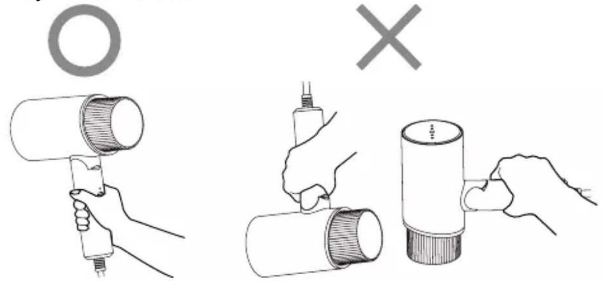 Illustration showing three steps of hairdrying: first with a circular object, second with a cross mark, and third with hands holding a cylindrical container.