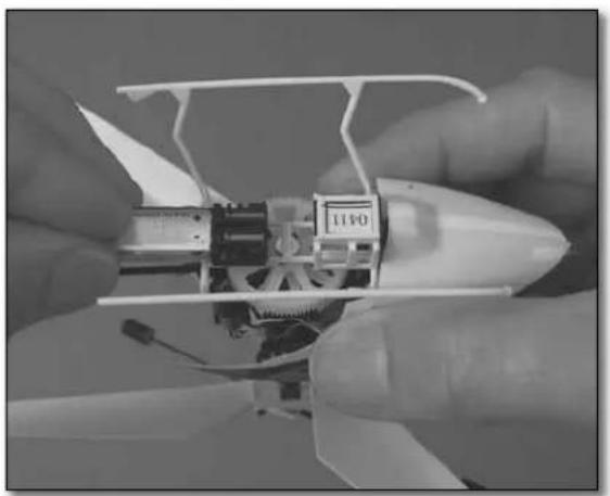 Revell Proto CX - Install the LiPo Helicopter Battery - 1
