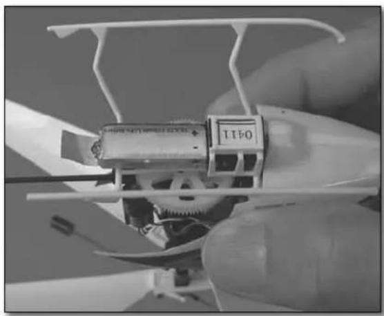 Revell Proto CX - Install the LiPo Helicopter Battery - 2