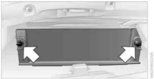BMW M3 Sedan (2009) - Fuses - 2
