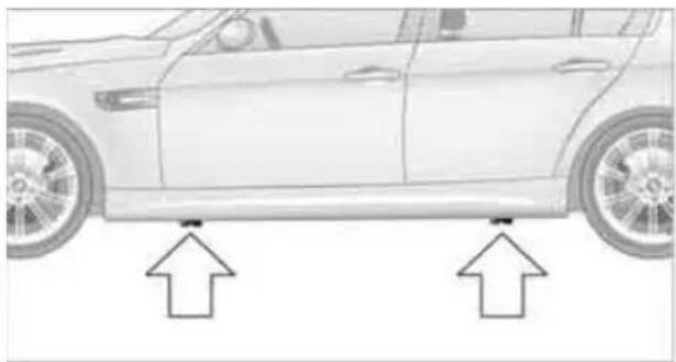 BMW M3 Sedan (2009) - Jack mounting points - 1