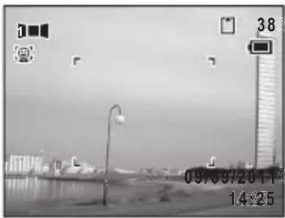 RICOH RZ18 - Use the four-way controller (◀▶) to choose the direction in which the images will be joined. - 2