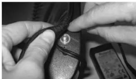 ROLAND FR-3B - Securing the adapter and/or MIDI cable - 4