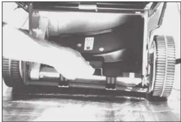 Rover Regal SP Mulch 'N Catch 75m - Installing the Mulch Plug for Models 50m, 51m, 60m, 61m & 80m (Figure 2): - 1