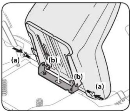 TROY-BILT Mustang 46 XP - Instale el asiento del operador - 2