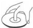 INSIGNIA NS-32DD220NA16 - Handling discs - 1
