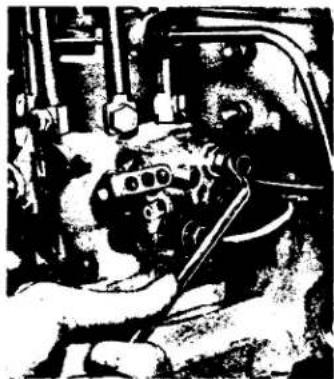 Perkins T6.354MGT - BLEEDING THE FUEL SYSTEM - 3