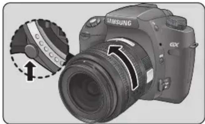 SAMSUNG D-Xenon 18-55 - MOUNTING AND REMOVING THE LENS - 2