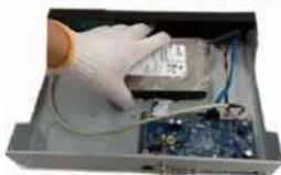 Dahua Technology X32A2A4 - Installing the Hard Drive - 3