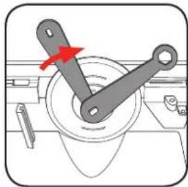 Ozito TCS-115 - CHANGING THE BLADE - 6