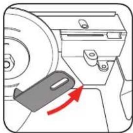 Ozito TCS-115 - Fitting the blade guard - 2