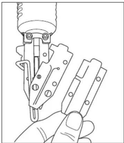 Cocraft XAGD50/9040 - Removing a nail that has become jammed in the tool - 1