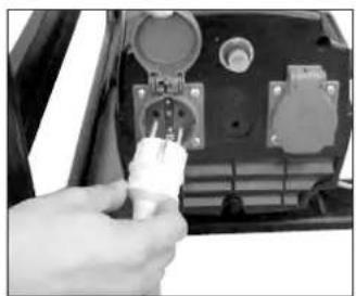 HITACHI E24SC - USING ELECTRIC POWER - 1