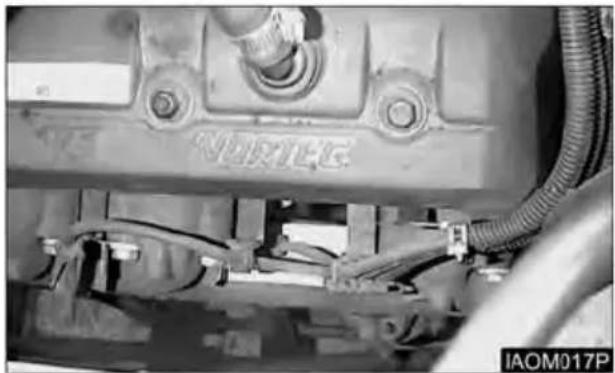 CROWN CGC50C-5 - Do not overtighten the spark plugs. - 1