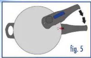 ELO Praktika Plus XL 7L - Closing the Pressure Cooker - 2