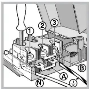 INDESIT KN3C76A(W)/FR S - Инсталиране на захранващия кабел - 3