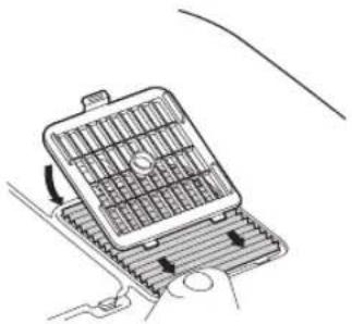 EPSON PowerLite Cinema 550 - Cleaning and Replacing the Air Filter - 4