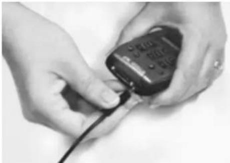 KYOCERA QCP 6035 - To charge the batteries using the power cable - 1