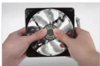 ENERMAX T.B.Silence UCTB12N - ■ Reattaching the fan blades: - 1