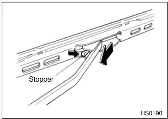 SUBARU Impreza Outback Sport (2001) - CAUTION - 1