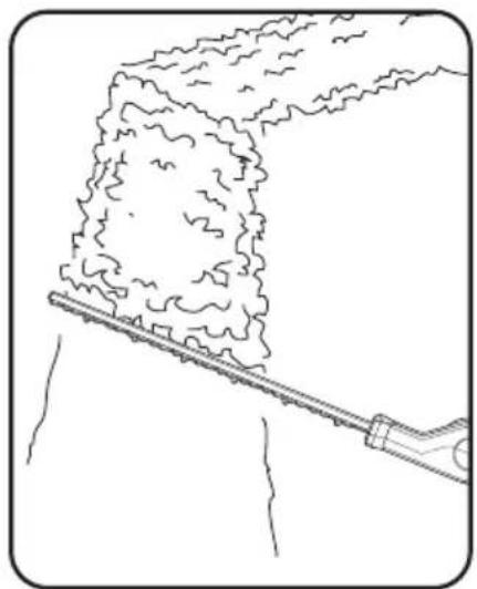 Ozito PXGMTK-4182 - Cutting the Sides of a Hedge - 1