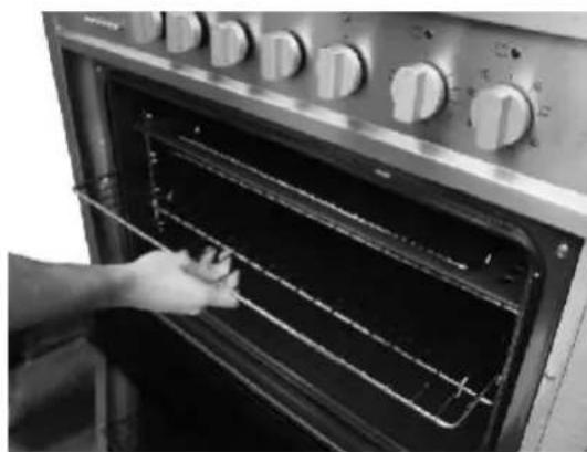 Technika TU950TLE8 - Positioning the oven trays & shelves - 2