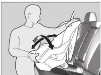 Honda Clarity Electric (2018) - Installing a Child Seat with a Lap/Shoulder Seat Belt - 4