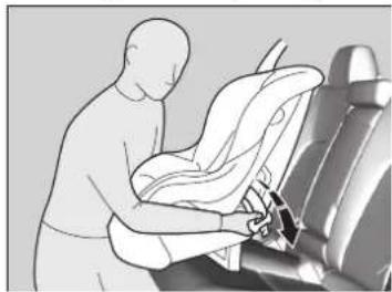 Honda Clarity Electric (2018) - Installing a Child Seat with a Lap/Shoulder Seat Belt - 1