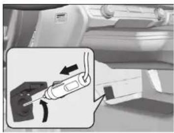 Honda Clarity Electric (2018) - Distributing the Sealant in the Tire - 3