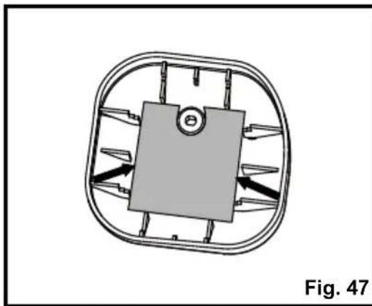 LawnMaster NPTGSP2517A - LIMPIEZA DEL FILTRO DE AIRE (Consulte las Figuras 45-48) - 2