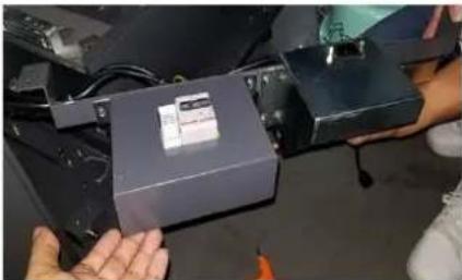 ZKTeco ZKX6550V - Replacement of Air Switch - 4