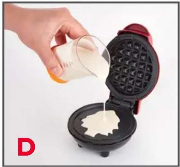 Dash Christmas Tree Mini DMWE001KG - USING YOUR MINI WAFFLE MAKER - 2