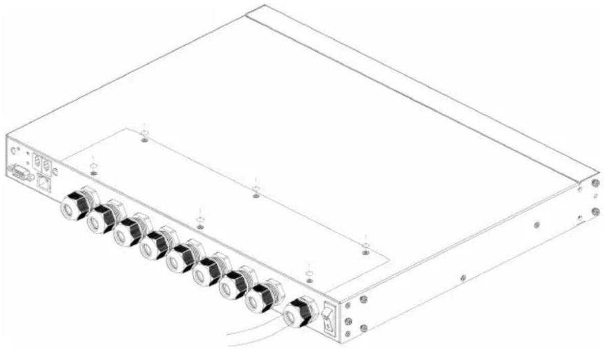 Line drawing of a server rack with multiple ports and connectors (no text or symbols)