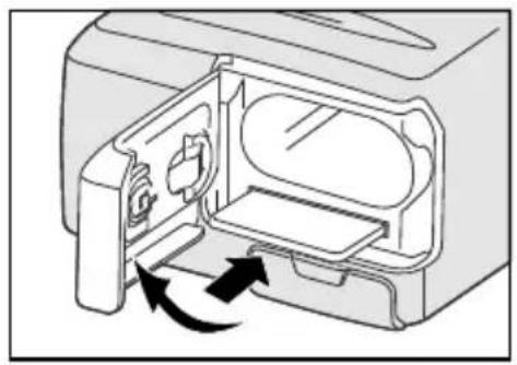 MINOX DC 2133 - Loading a SD memory card - 1