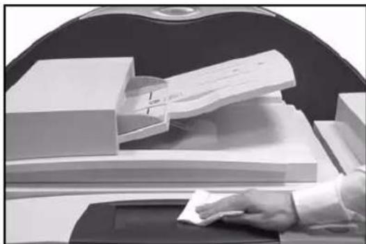 XEROX CopyCentre 175 - Touch Screen ➢ Use a soft, lint- - 1