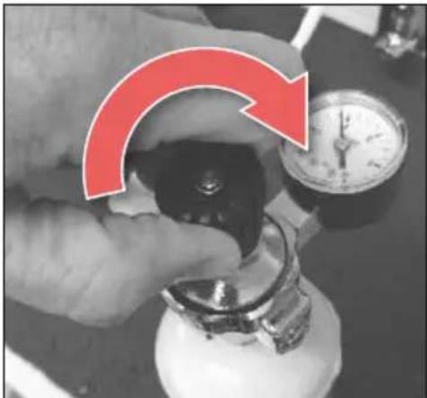 Billi B-5000 Sparkling - Installing the CO_2 cylinder - 3