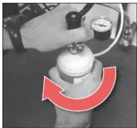Billi B-5000 Sparkling - Removing the CO_2 cylinder - 4