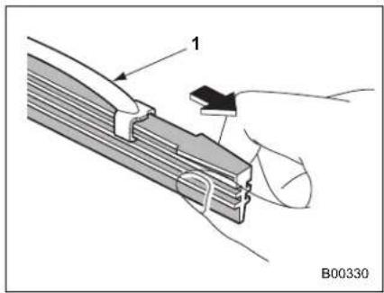 SAAB 9-2X (2006) - ■Windshield wiper blades assembly - 2