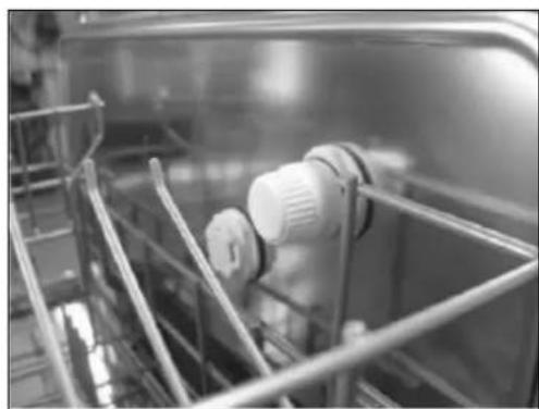 BAUMATIC BD696SS - Filling with rinse aid - 2