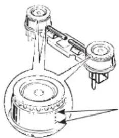 HOTPOINT RGB526DEHWW - Cleaning the Burner Heads - 1