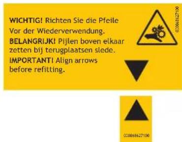 WICHTIG! Richten Sie die Pfeile Vor der Wiederverwendung. BELANGRIJK! Pijlen boven elkaar zetten bij terugplaatsen slede. IMPORTANT! Align arrows before refitting.