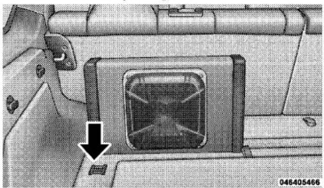 JEEP Grand Cherokee SRT (2010) - Installing The Subwoofer - 1