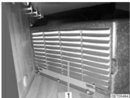 Dethleffs Motorhome Premium Class (2010) - Air conditioning unit (Truma) - 3