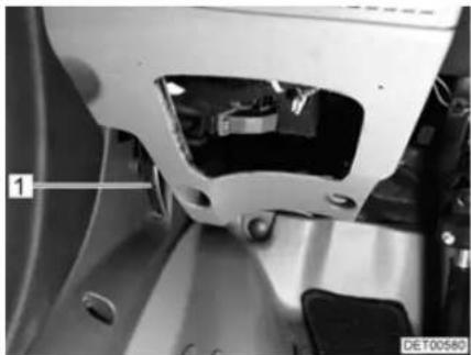 Dethleffs Motorhome Premium Class (2010) - Bonnet - 2
