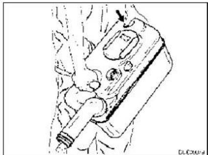 Dethleffs Motorhome Premium Class (2010) - Emptying the cassette - 1