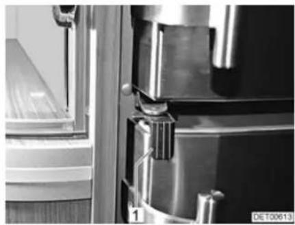 Dethleffs Motorhome Premium Class (2010) - Kissmann with separate freezer compartment - 2
