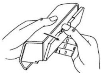 BABY LOCK Amelia BL100A - OPENING THE ACCESSORY COMPARTMENT - 1